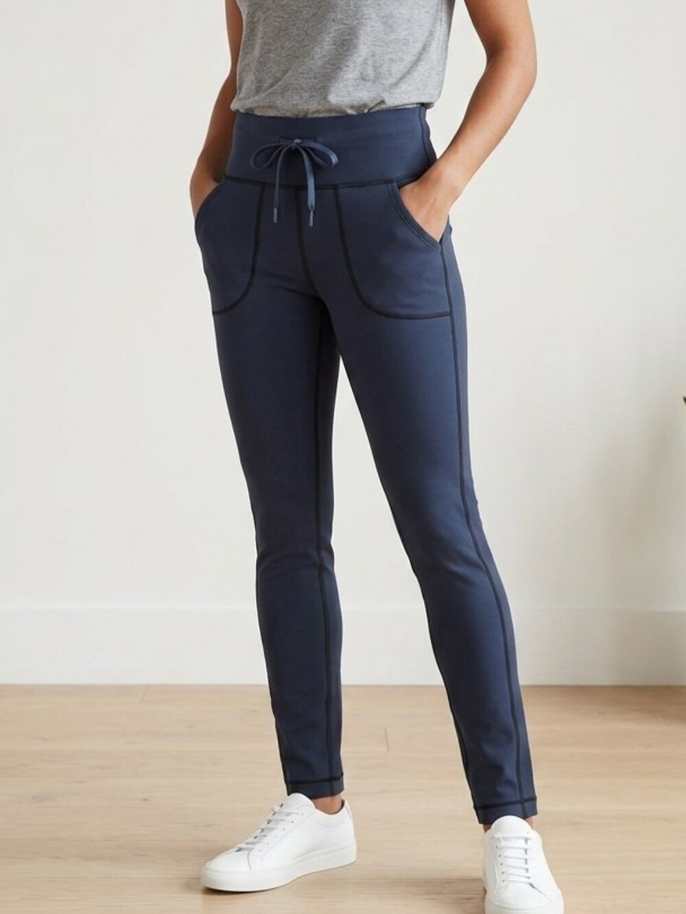 Lululemon Navy High Rise Drawstring Joggers Size 4 Athletic Yoga Pants